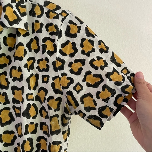 Consept Collective cheetah print hand blocked novelty print button up blouse - Picture 2 of 10